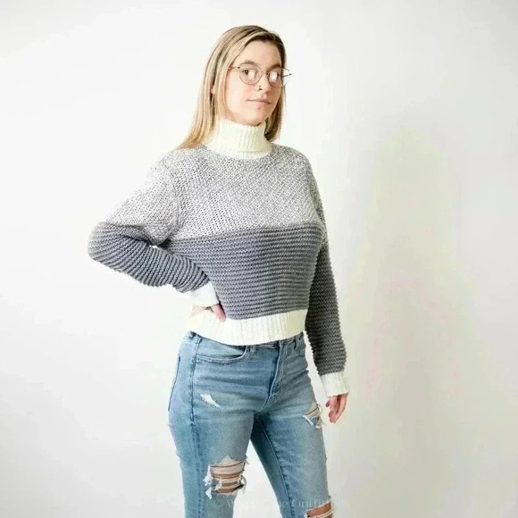Crochet Knit 2 Tone Sweater - Picture 7 of 8